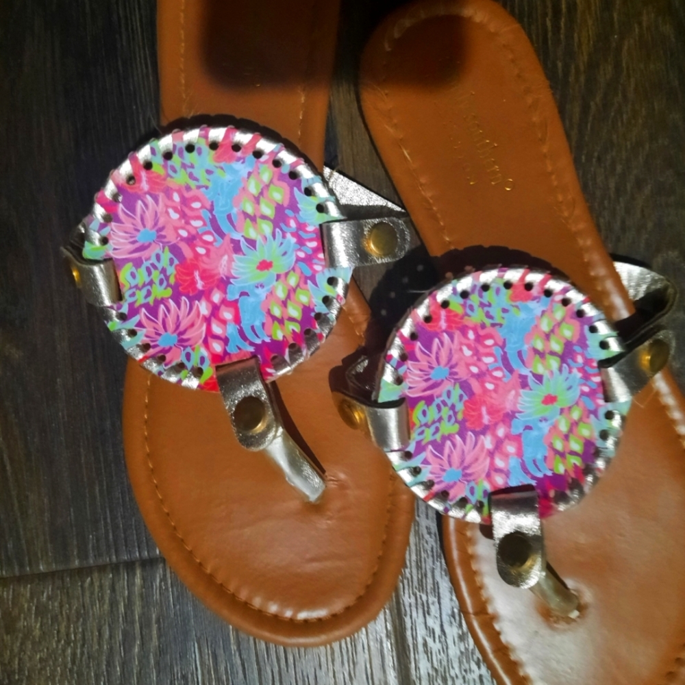 Summer sandles simply southern size 6 but fits 7 foot. $15originally 25.